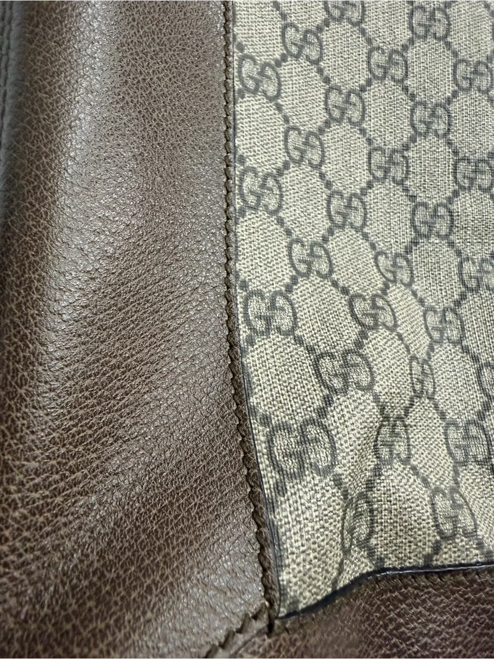Gucci messenger tote